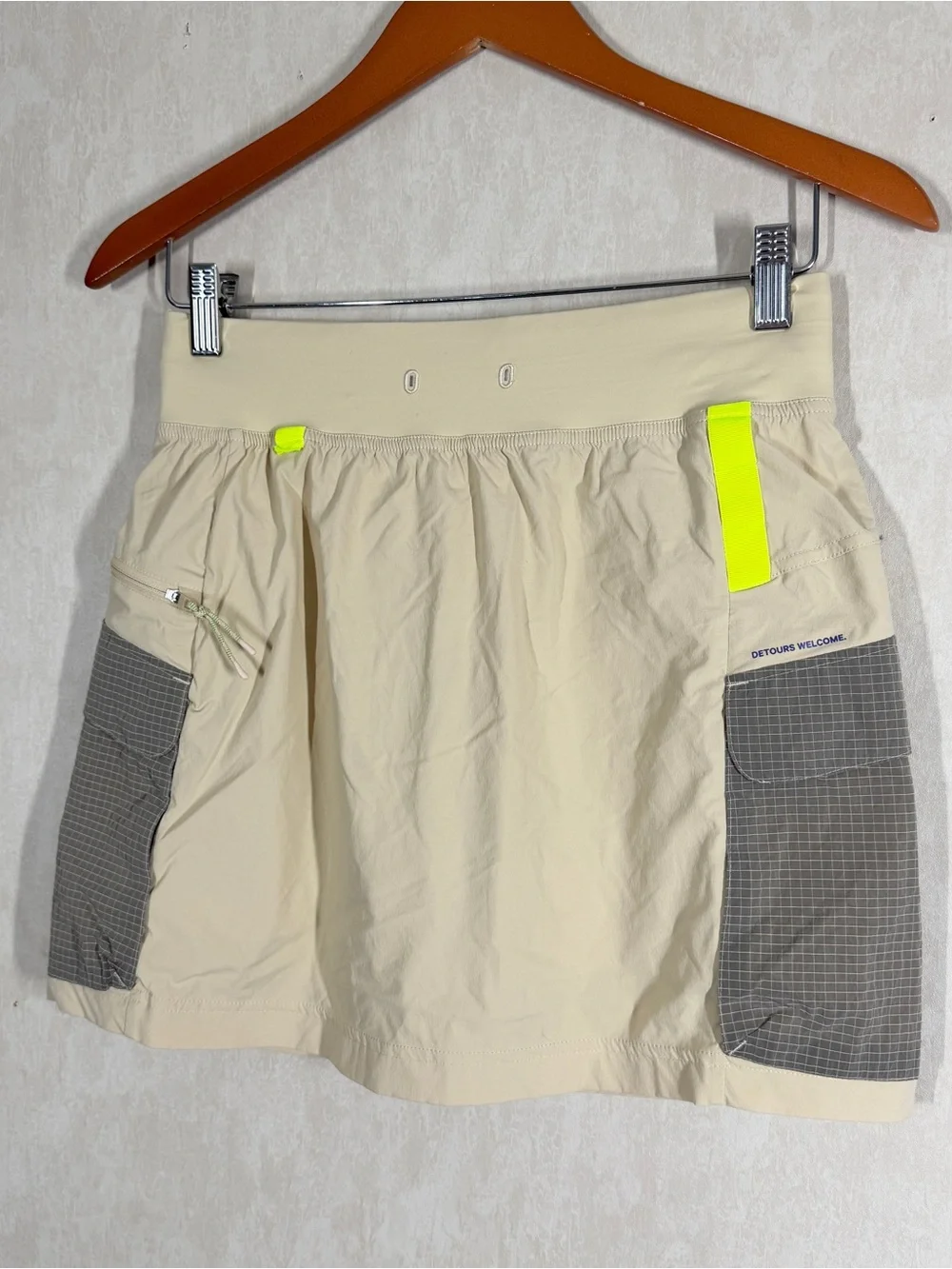 Lululemon Women’s Multi-Pocket Cargo High-Rise Hiking Skirt Skort in Prosecco 6